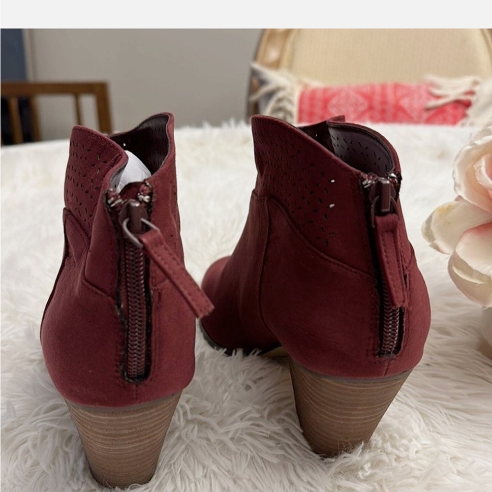 Women's Burgundy Ankle Boots - Picture 5 of 8